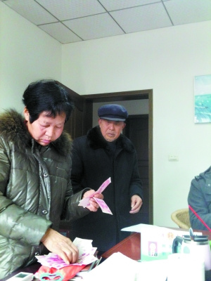 老太一心照顾外孙冷落老伴被诉离婚(图)
