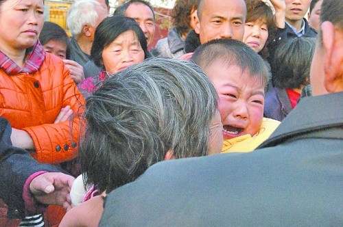 河南破获抢夺拐卖儿童案5名嫌犯落网(图)