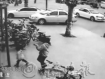15岁少女伙同未成年男友拐卖堂妹被刑拘(图)