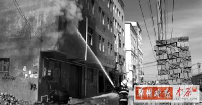 男子疑纵火烧死偏瘫母亲母亲曾报警儿子偷煤气罐