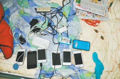 高校保洁员疯狂偷学生电脑自觉被看不起欲报复