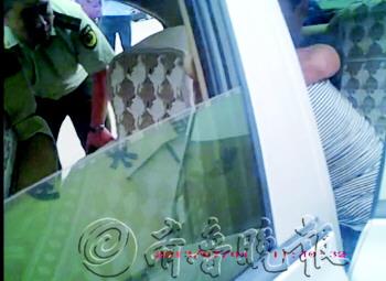 ���ӳֵ�Ю��Ů����Ȱ˵��Ч���ֶᵶ����