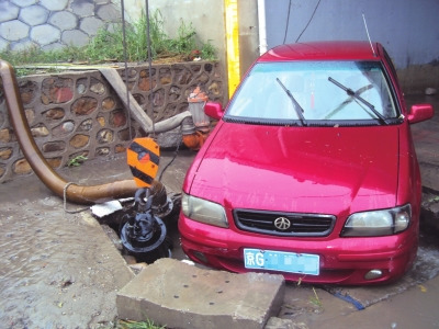 �γ��ݾ��ڳ���������λ������ʦ��һ������