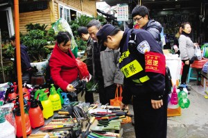贵阳推进“两严一降”狠抓街面犯罪清查管制刀具