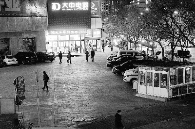 北京无照夜市被曝有人收费纪委介入后一夜消失