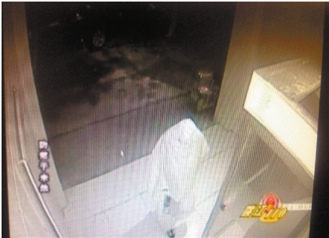 С�����߲嵶�����ѱ�ծ�������ո�ATM����ץ