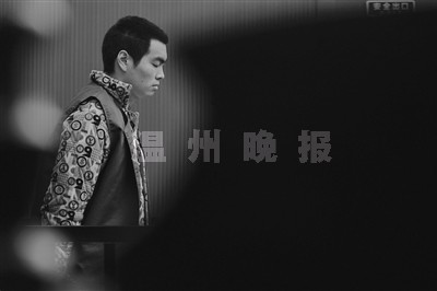 男子出租屋内杀妻后“留名”被判死刑面无表情