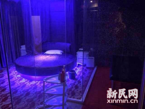 卖淫会所藏身别墅只接熟客两道门禁加小弟望风