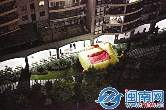 五旬男手刃情妇伴尸三日扬言烧房报警求枪毙(图)(3)