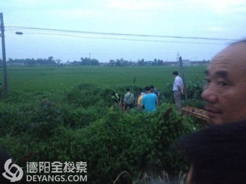 四川绵竹枪击案一人头部中枪死8名嫌犯被抓(图)