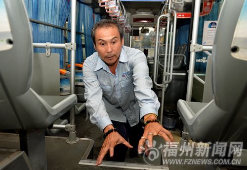 Ů�˿͹�����ͻȻ������˾���������ȴ���˰�æ