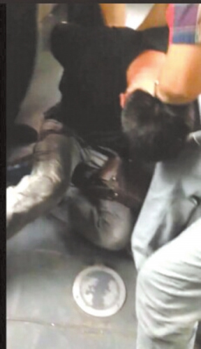 ���ӹ��������������Ů�˿ͳ��ֱ��䵽��ɫҺ��