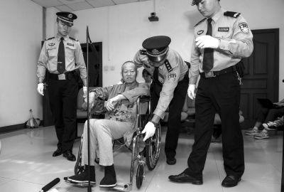 ��̫���˳��豻�ϰ黳����������˵���ͷ����ͼ��