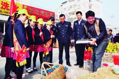 Сѧ�����ʹ����ǹ��Ͻ�ִ���̷�����˵�ܡ���ͼ��