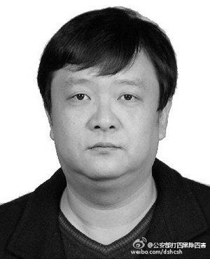 山西交警贺冰为保护过路学生被失控车辆撞倒牺牲