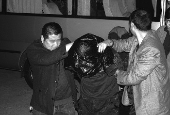 ���չ����ݻ�һ��װ�����Ż��ս�ǹ֧4֧��ͼ��