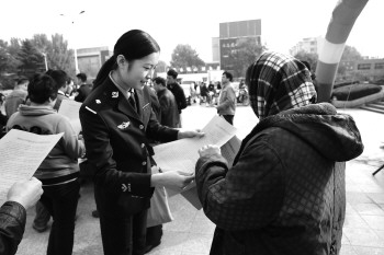 东港公安百余天破获毒品案件80余起抓获38人