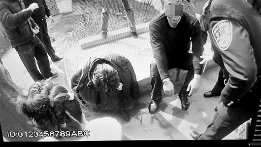 丈夫陪练太严厉妻子赌气跳湖民警绑绳子下水救人