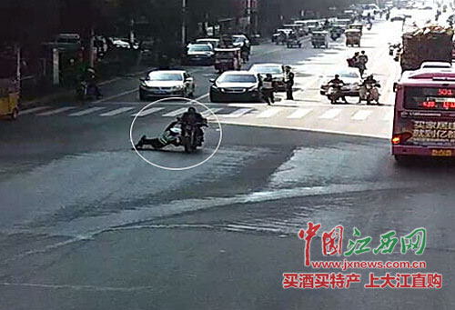 ����һ���Ӽ�Ħ�г��忨���н���20�ױ�������ͼ��