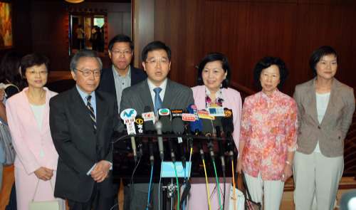 ��һ������������ί����Ա����������֮һ