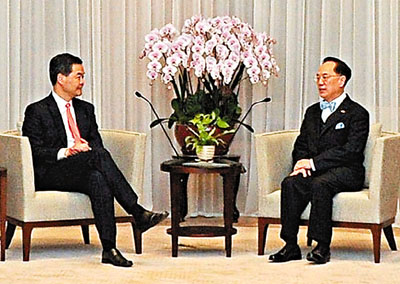 曾荫权致函港府公务员交接安排有共识(图)