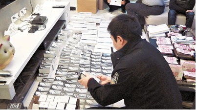 深圳破特大手机走私集团香港购货内地网店销售