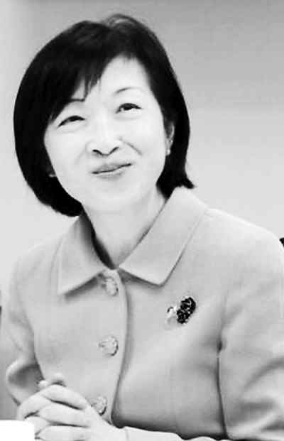 罗范椒芬出任香港候任行政长官梁振英办公室主任