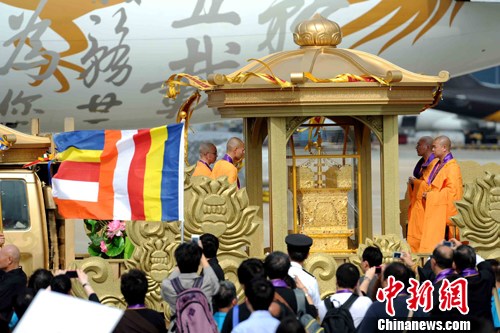 国宝佛顶骨舍利顺利抵港首次在内地以外地区供奉