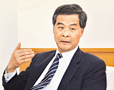 梁振英回应“严肃鹰派”印象坦言只是