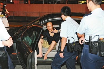 香港一司机半夜狂鸣笛扰人清梦涉嫌醉驾被拘捕