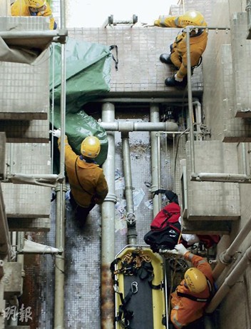 港六旬妇人因股票损失20万砍伤丈夫后跳楼身亡