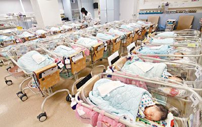港府应允助“单非”孕妇私院分娩10日起可预约
