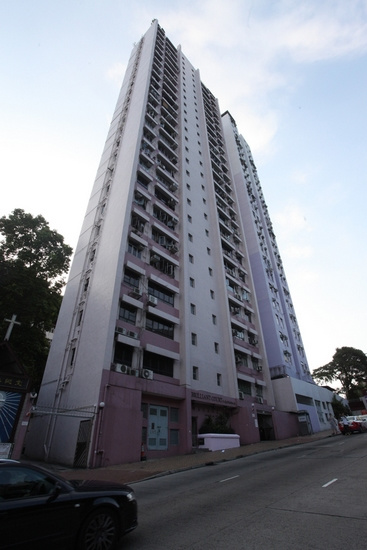 港一18岁男生跳楼亡性格叛逆疑受学业问题困扰
