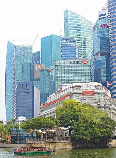香港富翁急跌17%至8.4万因股市下滑资产大缩水