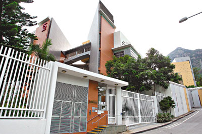 港4少年被判入住儿童院舍扮自杀趁候诊时逃脱
