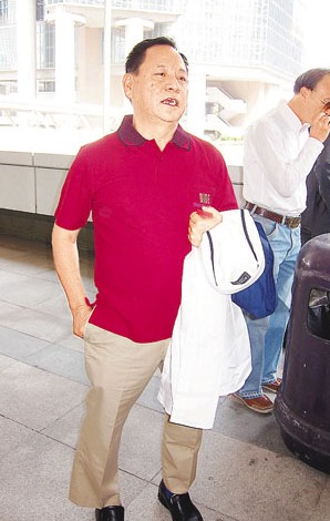 为冲淡丧女之痛港“公屋枪王”私藏满屋枪弹获刑