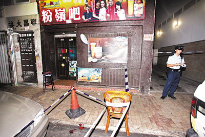 港2名男子凌晨遭5名刀手追砍警方疑黑帮寻仇