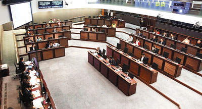香港长者津贴计划未进入表决阶段港府表示失望