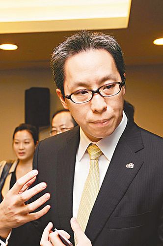 调查显示港人对楼市更理智谨慎73%不敢入市(图)