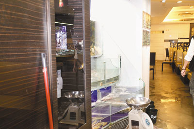 香港黑帮寻仇“扫场”酒家麻将馆店家损失20万