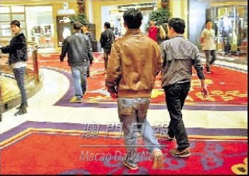澳门赌场限吸烟午夜实施吸烟区不超总面积一半