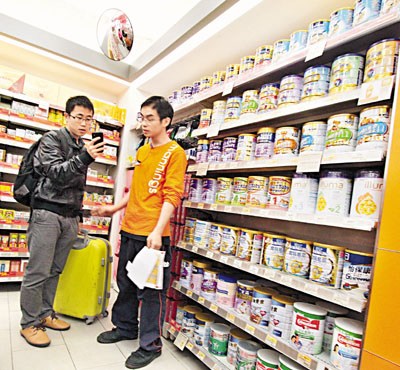 香港奶粉荒蔓延全家出动跑遍六区仍需托人抢购