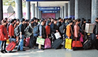 内地客涌港扫货火车爆满日2万人经广州东站南下