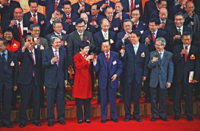 张晓明现身乡议局新春团拜用粤语拜年送祝福