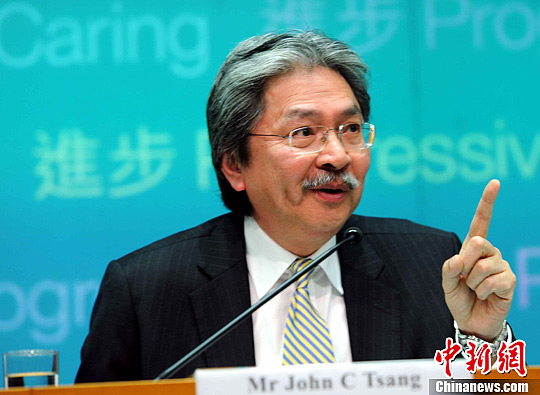 香港财政预算案:“三管齐下”平衡劳动力供求