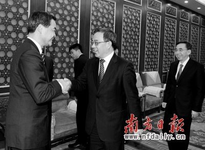 胡春华朱小丹在京会见香港特首梁振英(图)