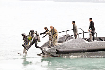 ���֫��˫�װ����þ������˺����̲�֫�޹�