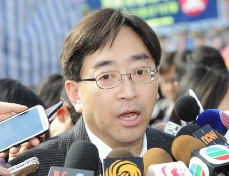 香港官员就“误扣内地客米糊”道歉称错不在海关