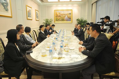 驻澳公署举办新闻界茶话会轻松气氛中达成共识