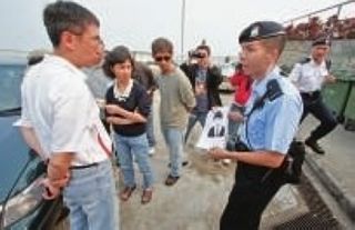 港男生留遗书失踪警方出动部队坟场搜寻未果(图)